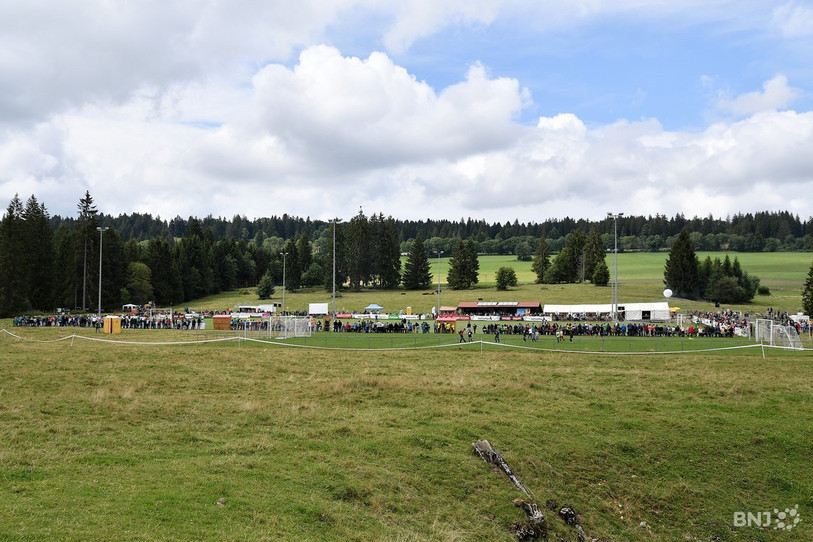 Environ 1'650 spectateurs s’étaient amassés au stade du Péché pour assister à la rencontre entre Montfaucon et Xamax. (Photo archives : Georges Henz).