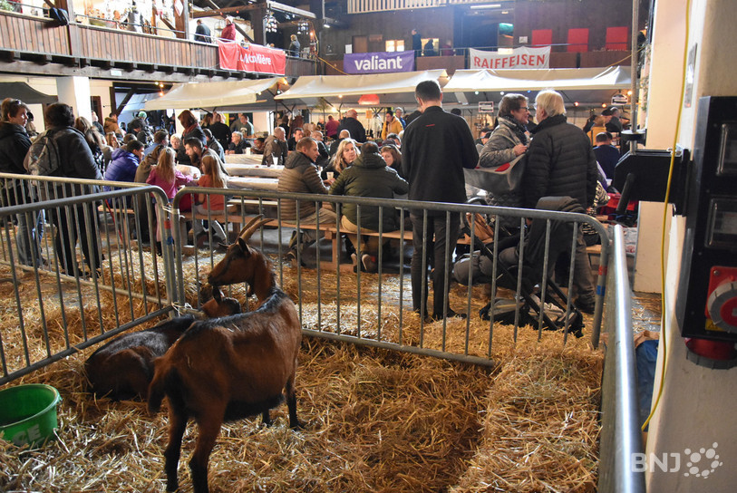 Le Marché paysan de Moutier avait attiré environ 1'000 personnes l'an dernier (photo : archives).