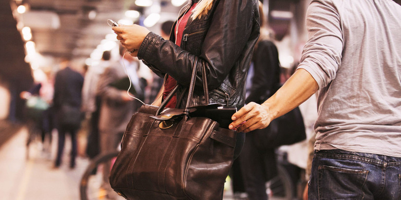 La Police jurassienne met en garde contre les pickpockets en ces périodes de Fêtes. (Photo : Police cantonale jurassienne)