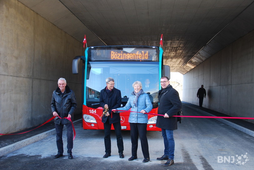 De gauche à droite, le directeur des TPB, Christophe Kneuss, Christian Aebi, co-chef de l’office des transports publics et de la coordination des  transports du canton de Berne, la conseillère municipale Barbara Schwickert, et le responsable du Département des infrastructures de la ville de Bienne, Roger Racordon 