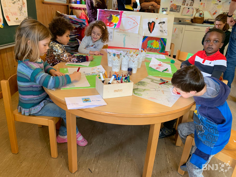 Les élèves de la filière bilingue entreront dans la vie active avec plus de facilité dans les deux langues.