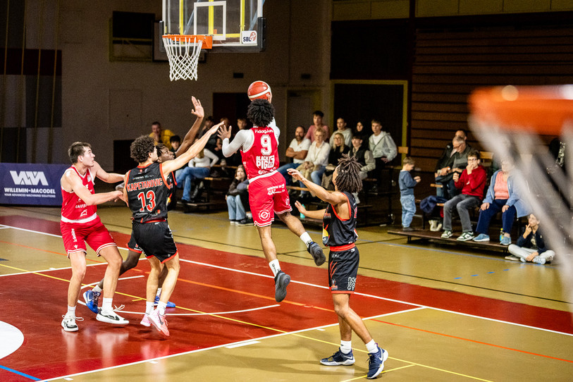 Le BC Boncourt n'a rien pu faire contre la relève de Genève. (Photo : Stéphane Bée)