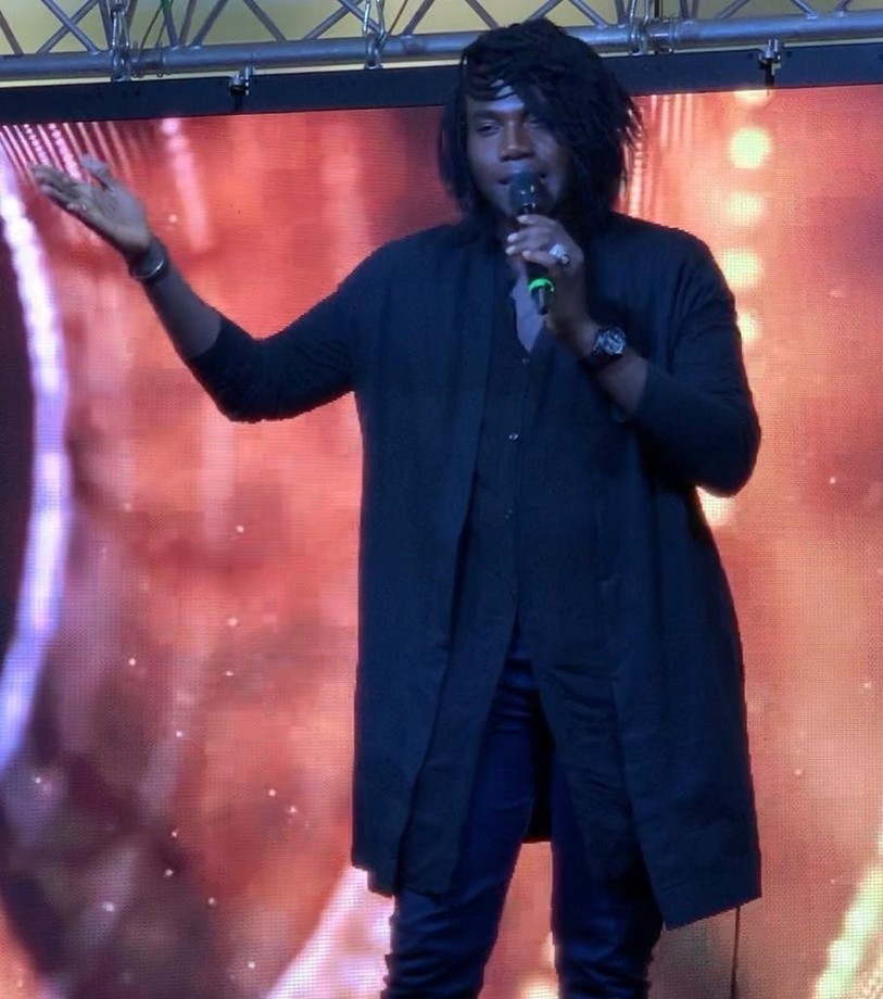 Gabriel, de Genève, à conquis le jury. Il chantera le 22 décembre à Neuchâtel lors des demi-finales de la compétition. (Photo: SP).