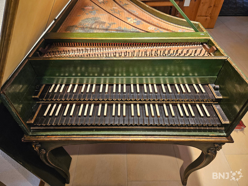 Une autre pièce de la collection, un clavecin Christian Kroll datant de 1770.