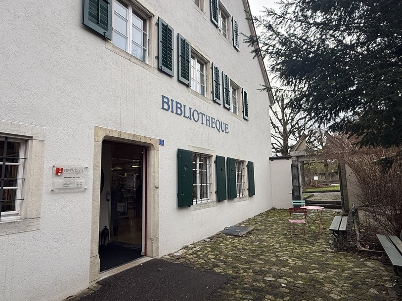 Un souci relationnel à la bibliothèque de Delémont s'est invité lundi soir au Conseil de ville. (Photo: archives)