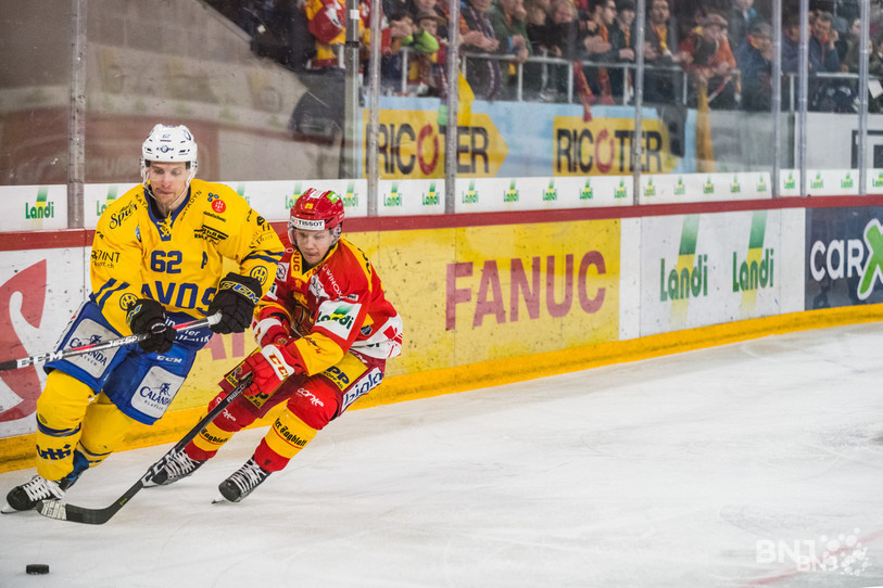 Félicien Du Bois (à gauche sous le maillot du HC Davos) et ses coéquipiers sont avertis après les exploits du HC Ajoie en Coupe de Suisse.