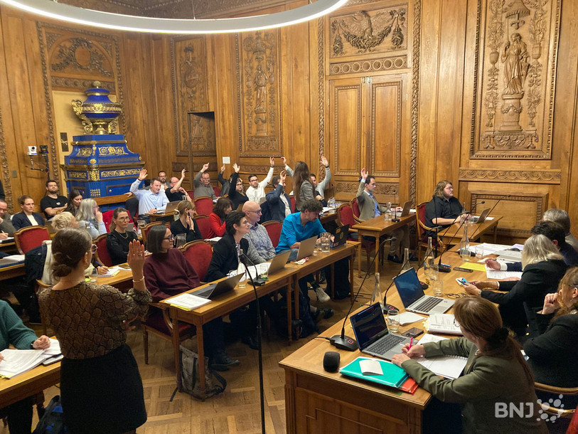 Nolan Bongiovanni (en noir, sur la droite) a annoncé sa candidature au conseil communal de Neuchâtel. (Photo d'archives)