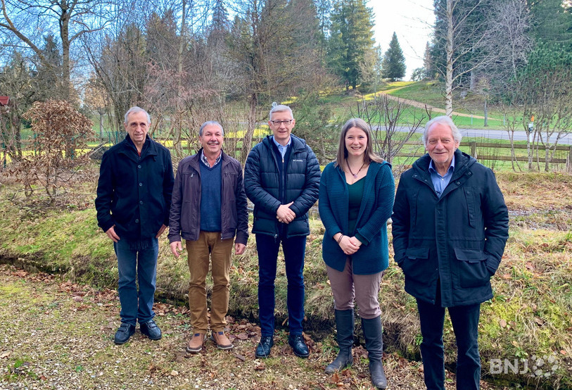 Les responsables du Centre Nature et du Parc du Doubs, avec Régis Borruat au centre, et Delphine Devenoges à sa droite.