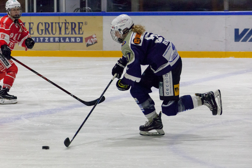 La jeune hockeyeuse Louana Bigler participera aux Jeux Olympiques de la Jeunesse en janvier 2020. (Photo : Neuchâtel Hockey Academy).