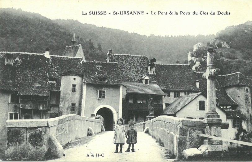 Le Pont & la Porte du Clos du Doubs, vers 1910, carte postale. Coll. Musée de l’Hôtel-Dieu Porrentruy (MHDP), fonds Gustave Amweg.