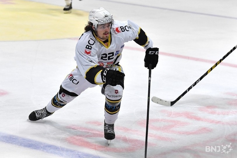 Julien Privet troquera son maillot du HC Ajoie contre celui du HC La Chaux-de-Fonds dès la saison prochaine.