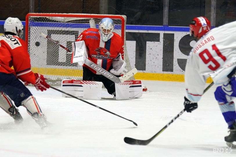 Le HC Uni n'a pas confirmé les bons résultats obtenus contre le HC Franches-Montagnes. (Photo archives) 