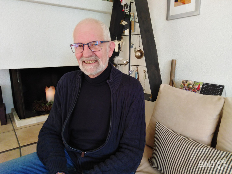 Michel Voutat à son domicile avec les yeux pétillants de passion pour son domaine skiable des Bugnenets-Savagnières.