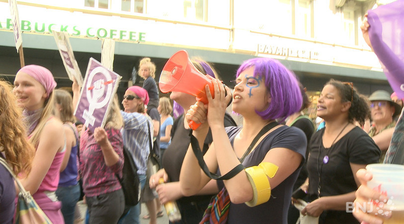 Une marée violette a déferlé sur Bienne ce 14 juin. (Photo : archives)