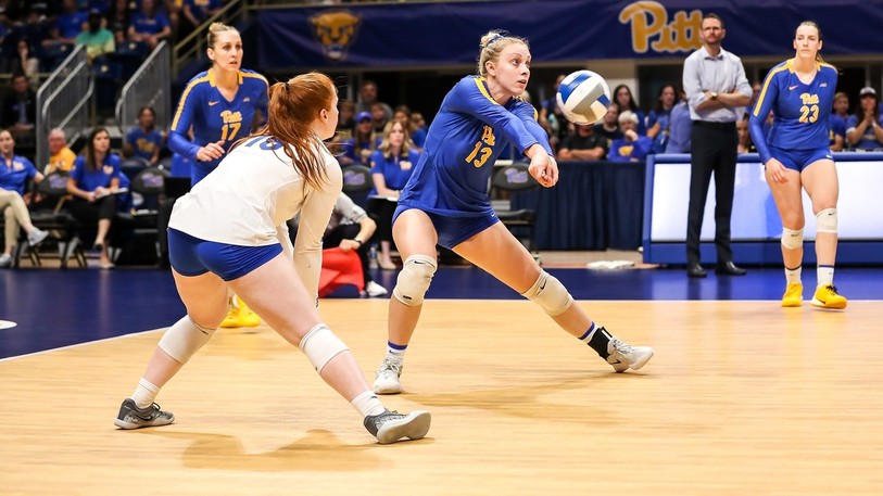 Stephanie Williams (en bleue) devra apporter une profondeur de banc au NUC. (Photo : Pittsburgh Panther )