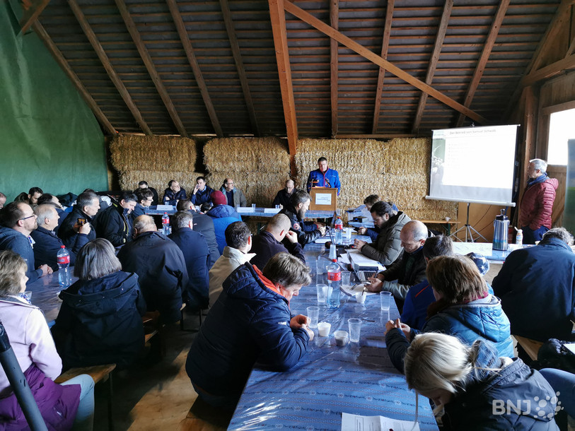 L'Union suisse des paysans a tenu sa conférence de presse annuelle dans une exploitation située sur les hauteurs de Berne.