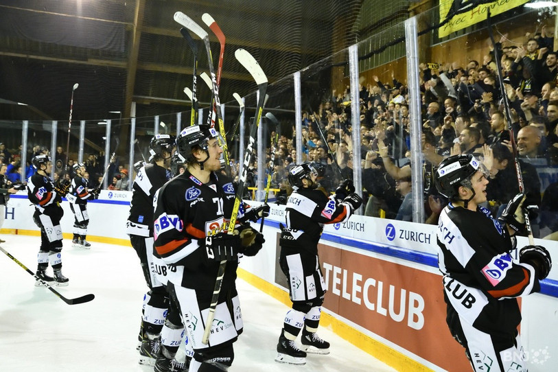 Les supporters du HC Ajoie iront encourager les Vouivres à Lausanne le 2 février. (Photo: archives)