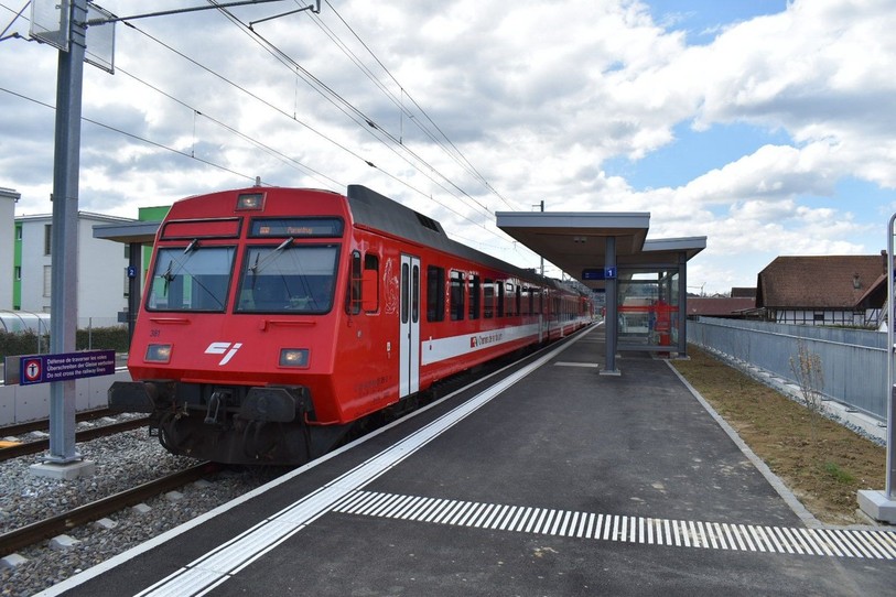 Une rame pour les voyageurs des Chemins de fer du Jura qu'on ne verra plus entre Porrentruy et Bonfol.