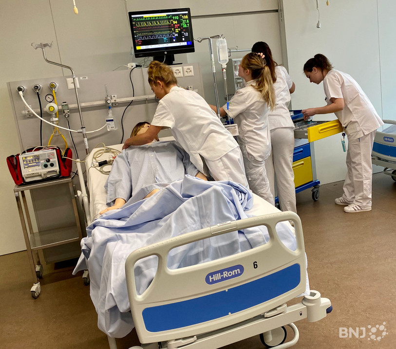 Des étudiantes en Soins infirmiers de la HE-Arc Santé auront l'opportunité de choisir une nouvelle spécialisation.