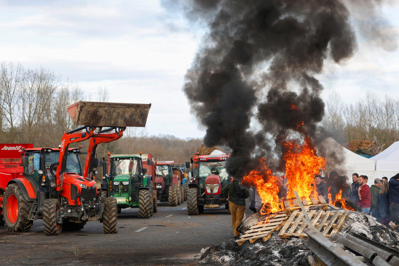Des agriculteurs du Doubs et du Territoire de Belfort prévoient de manifester cette semaine. (Photo d'illustration : AP Photo/Nicolas Mollo)