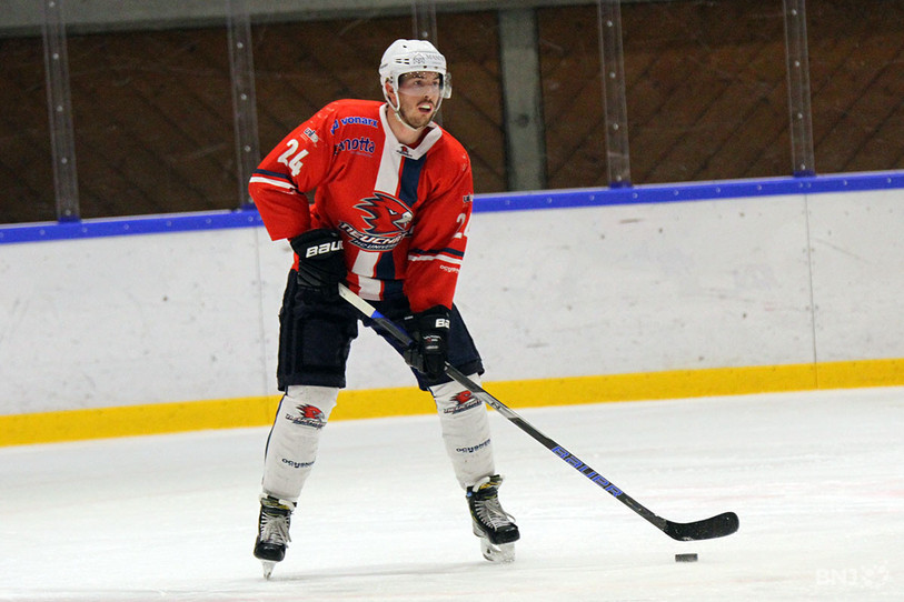 Lionel Girardin et le HC Uni se sont imposés mardi soir face au leader Franches-Montagnes. (photo : archives).