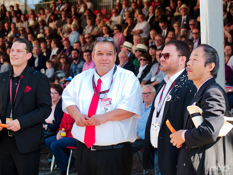 Xavier Grobéty (au centre) n'est plus le président de la Fête des vendanges. (photo : archives)