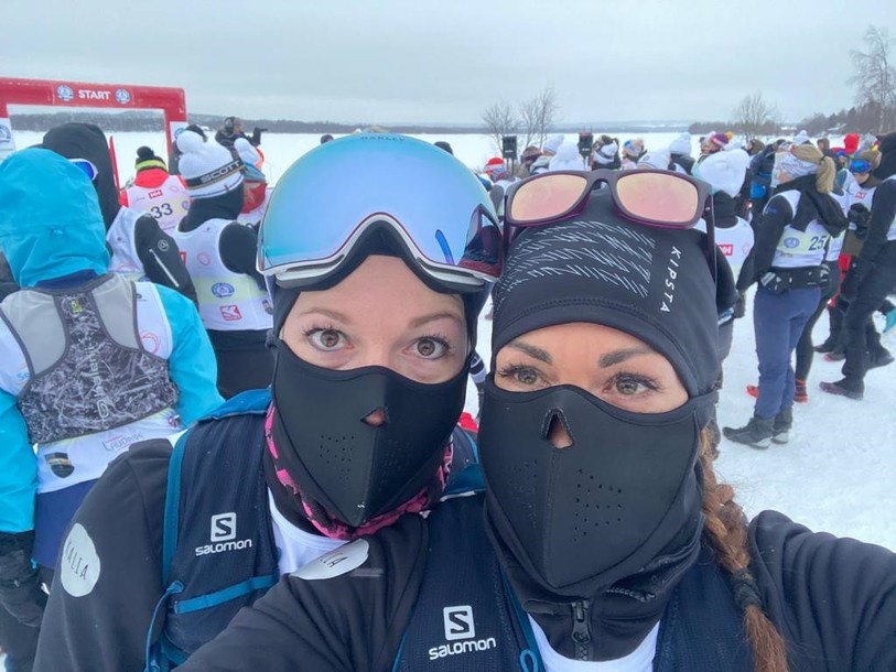 Les deux sportives affrontent le froid polaire pour ce raid solidaire