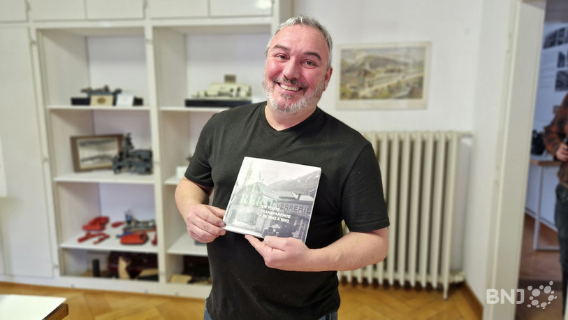 La conception du livre « La Verrerie. En toute transparence – de 1842 à 1892 » a débuté en 2020. Son auteur, Stéphane Froidevaux, se dit soulagé d’être arrivé au bout de son travail d’enquête.