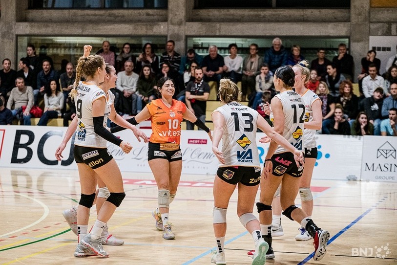 Les joueuses du NUC ont ramené trois points de leur déplacement en terre genevoise. (Photo d'archives)