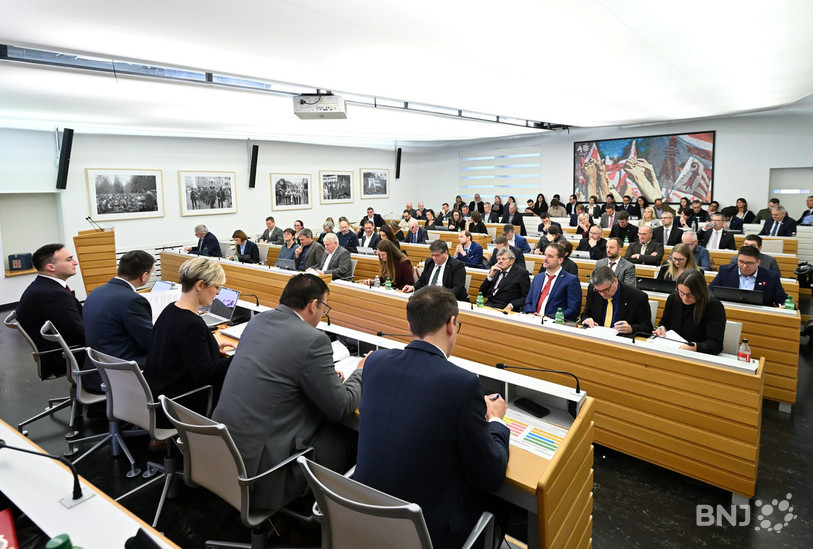 Les nouveaux Gouvernement et Parlement jurassiens vivront leurs premiers débats de la législature ce mercredi. (Photo : Georges Henz)