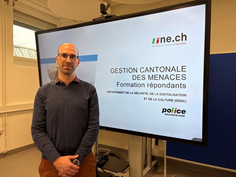 Loïc Piteira, chef de la brigade MPV à la Police neuchâteloise, donne cette formation depuis 2019.