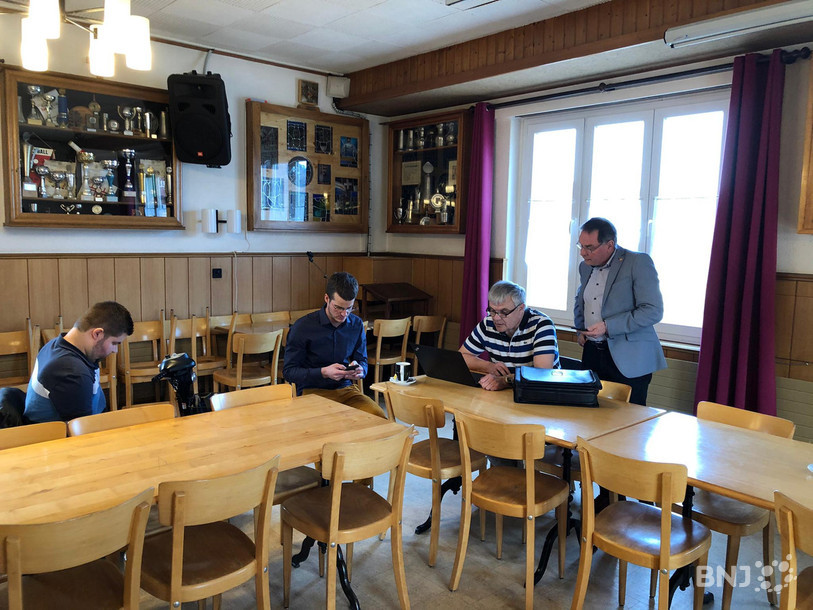 Les dirigeants du PDC Jura analysent les premiers résultats depuis leur stamm à Glovelier.