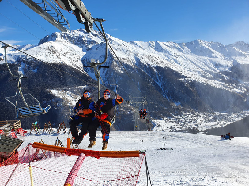 La Sexy-Clique a également fait résonner ses instruments au milieu des pistes de ski d'Evolène. (Photo : Sexy-Clique).