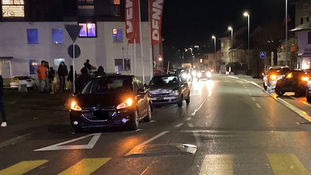 L’accident s’est produit à la hauteur du restaurant de l’Ours à Courroux. (Photo : police cantonale jurassienne.)