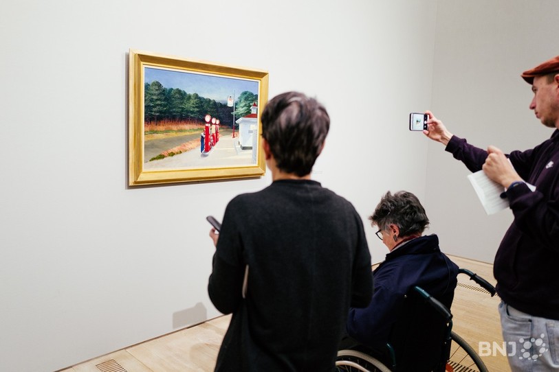 La Fondation Beyeler à Bâle donne à voir des dizaines d'oeuvres d'Edward Hopper. Les toiles populaires côtoient d'autres travaux, plus rarement exposés.