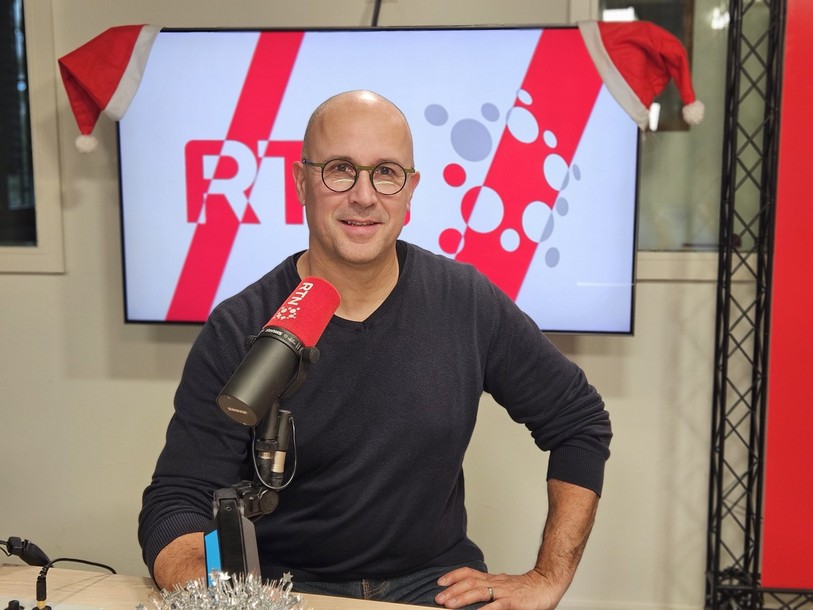 Olivier Ruiz, alias Papa Pâtisse, fait des bûches modernes.