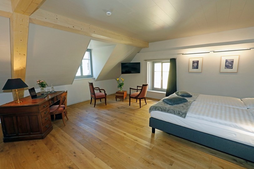 Chaque chambre à sa propre décoration. (Photo: Coopérative Savoir-Faire-Le Locle).