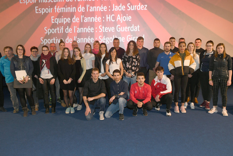 Il n'y aura pas de photo de famille du sport jurassien pour 2020, contrairement à celle-ci issue des Mérites sportifs jurassiens 2019 (photo : Stéphane Gerber/BIST).