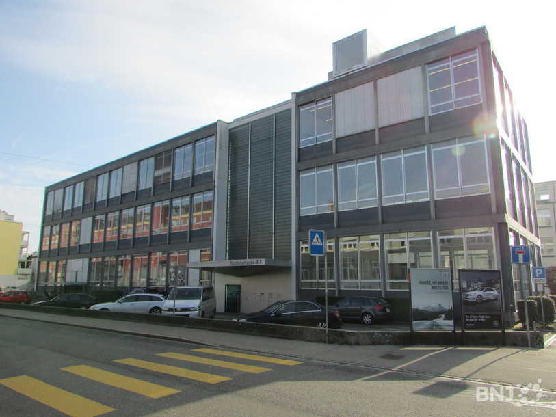 Cette ancienne fabrique pourrait être transformée en école (photo : archives).