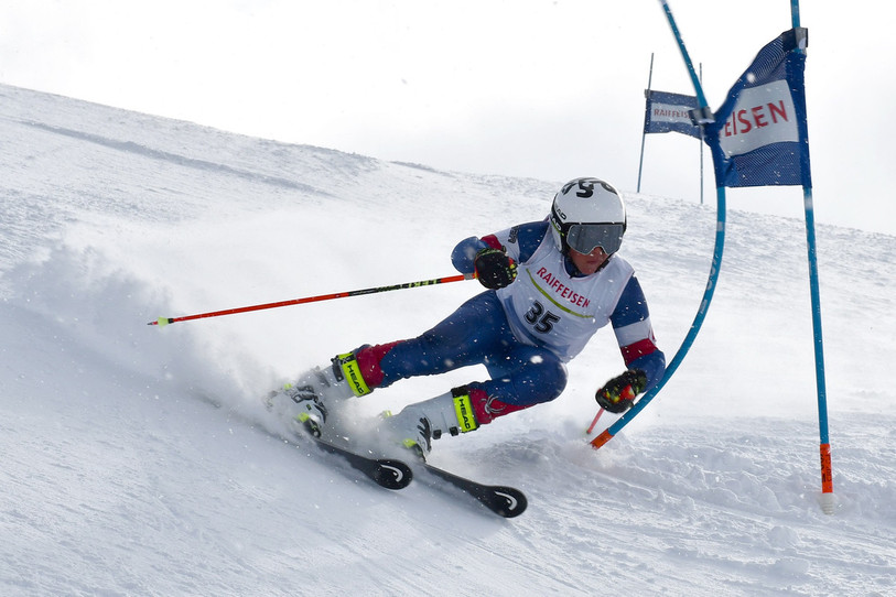 Eliott Ducommun du SC Chasseral Dombresson s'est, lui, imposé chez les M12. (Photo : Matthias Vauthier)