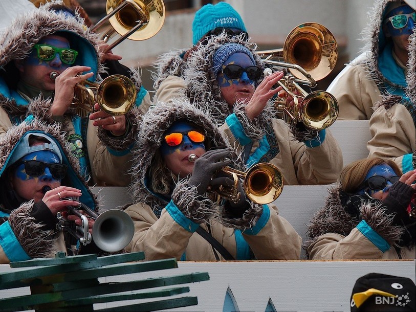 Les guggenmusik ne défileront pas au Val-de-Travers cette année. (Photo: archives 2019)