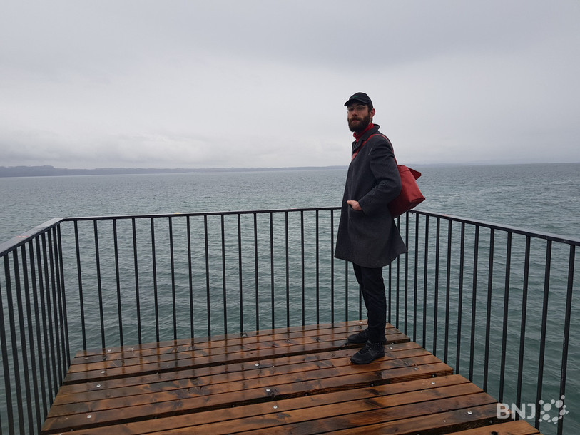 C'est au bord du lac de Neuchâtel que Nathan Hofstetter a emmené Armelle.