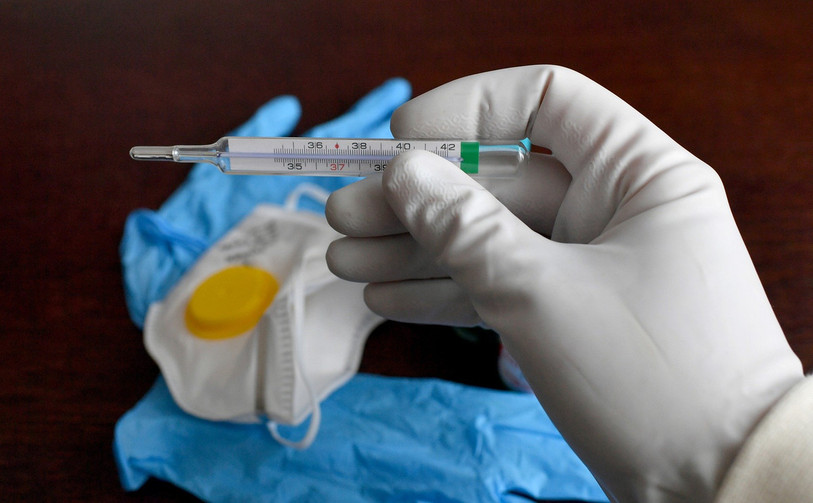 La stratégie est désormais de tester toute personne qui présente un ou plusieurs symptômes du coronavirus (photo d'illustration).