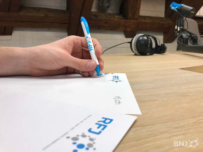 Les lettres envoyées à RFJ seront lues à l'antenne.