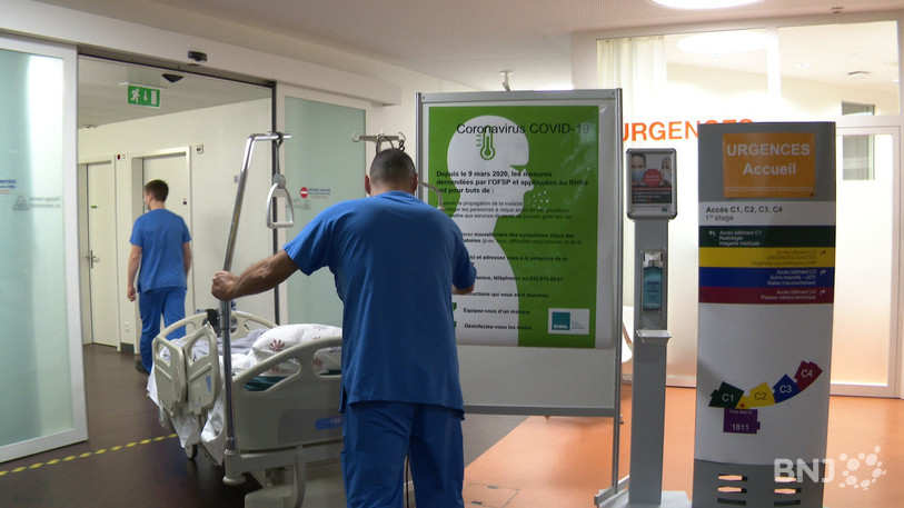 Aux urgences à Neuchâtel, les patients disposent de nouvelles mesures de sécurité liées au coronavirus.