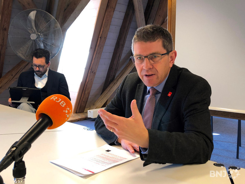 Le maire de Bienne, Erich Fehr, a présenté jeudi les dernières mesures prises par l'exécutif.