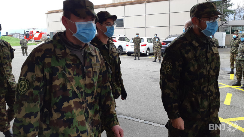 Des soldats suisses sont déployés à l'Hôpital du Jura depuis plus d'une semaine (photo : archives).