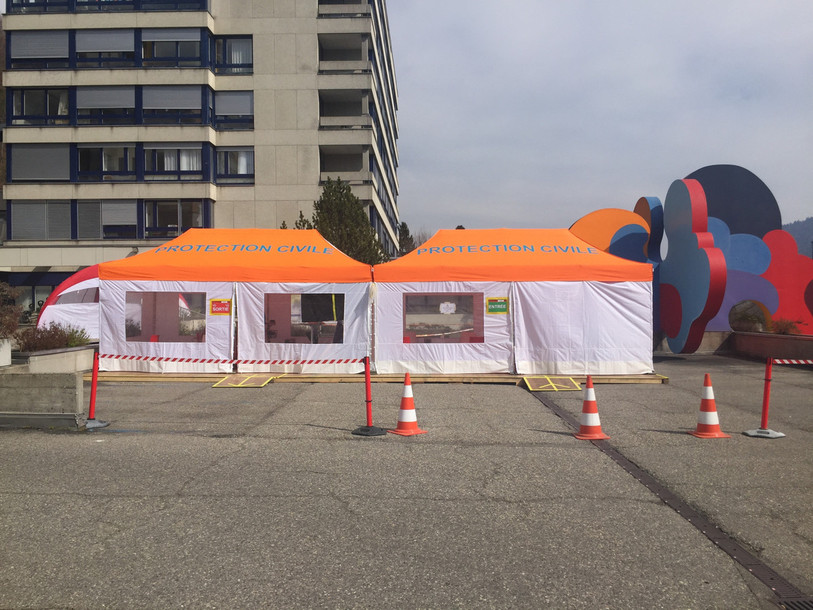 A Moutier, c'est une tente montée par la PC qui est utilisée. (photo: HJB)