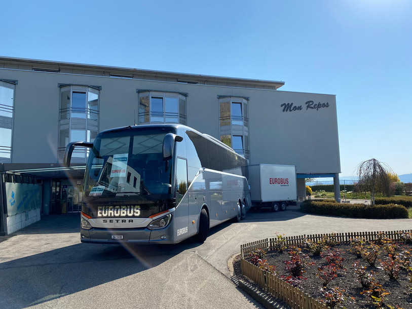 Le bus est en faction du côté de La Neuveville mercredi. (Photo: Direction de la santé, des affaires sociales et de l’intégration)