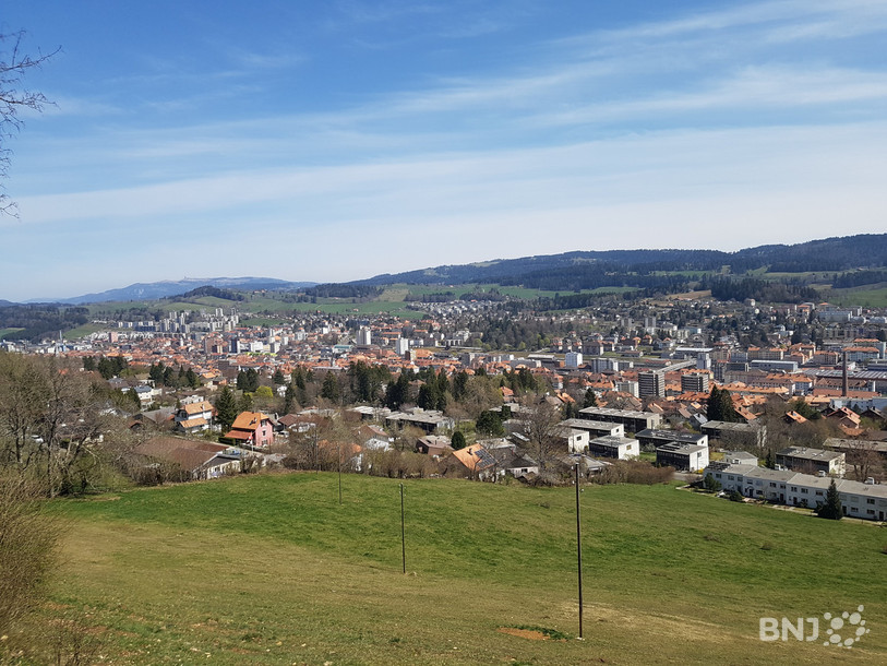 La Chaux-de-Fonds, une ville, comme Le Locle, proche de la nature à valoriser cet été. (photo: archives)